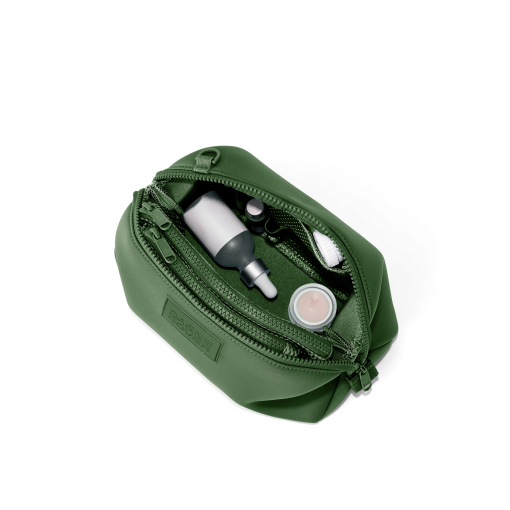 Hunter Toiletry Bag in Pine. Large - Image 5