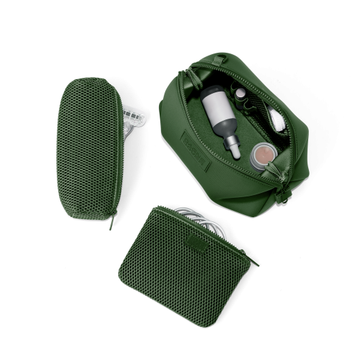 Hunter Toiletry Bag in Pine. Large - Image 6