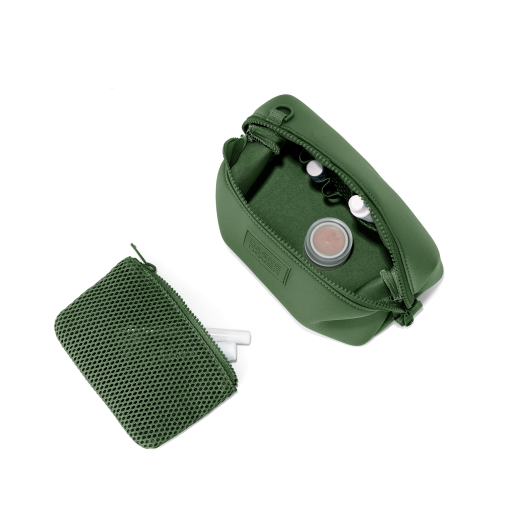 Hunter Toiletry Bag in Pine. Small - Image 6