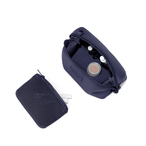 Hunter Toiletry Bag in Storm. Small - Image 2