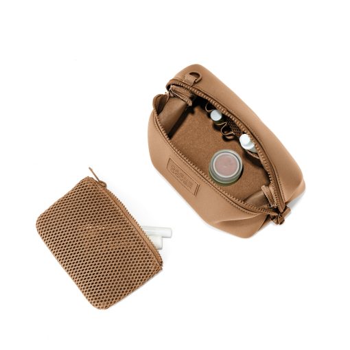 Hunter Toiletry Bag in Camel. Small - Image 9