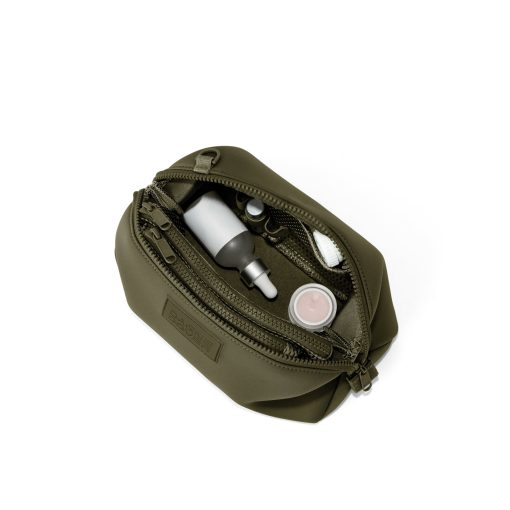 Hunter Toiletry Bag in Dark Moss. Large - Image 8