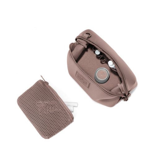 Hunter Toiletry Bag in Dune. Small - Image 9