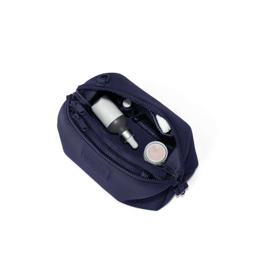 Hunter Toiletry Bag in Storm. Large - Image 8