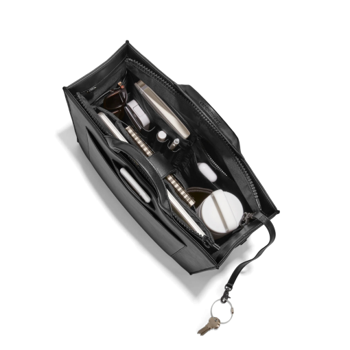 Daily Tote in Onyx. Medium - Image 5