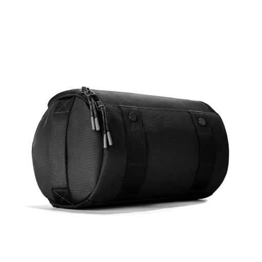 Seoul Dopp Kit in Onyx. Large - Image 8