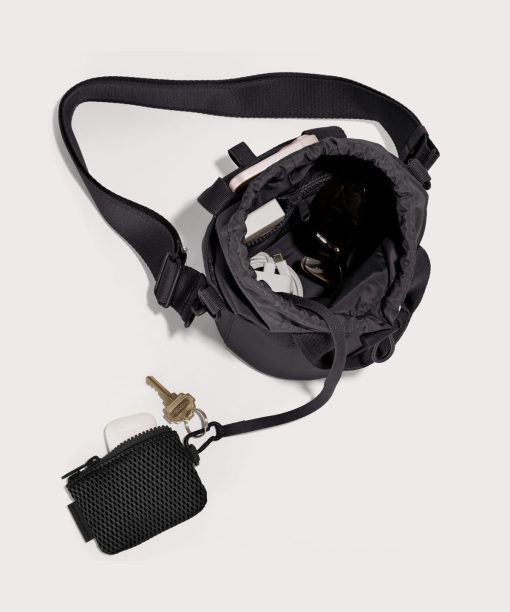 NICO BUCKET BAG - Image 2